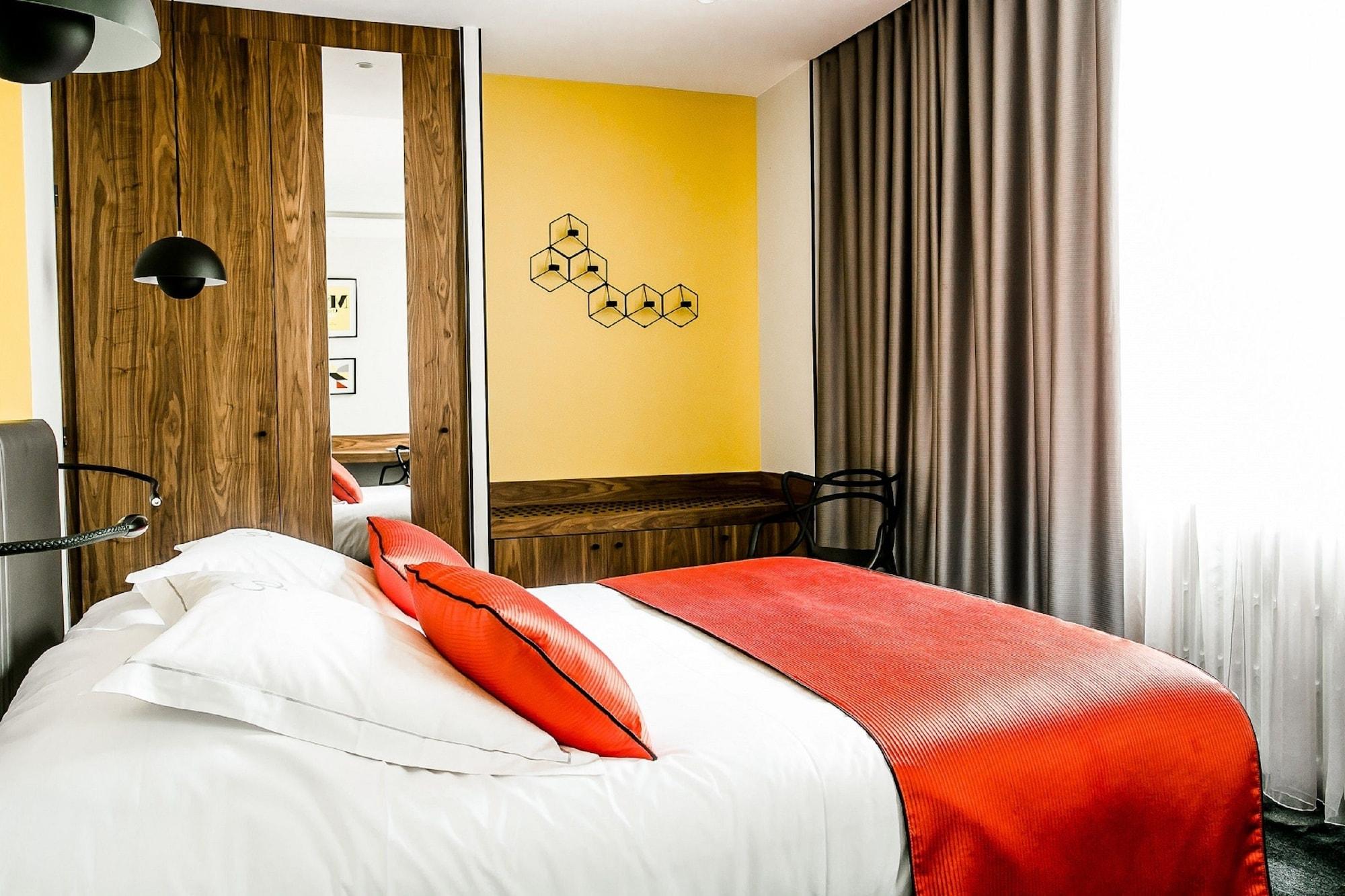 Du Rouge Hotel