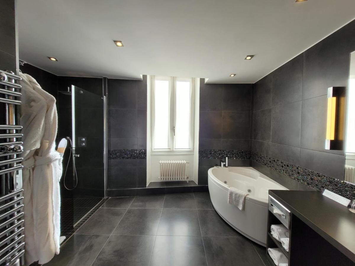Du Rouge Hotel
