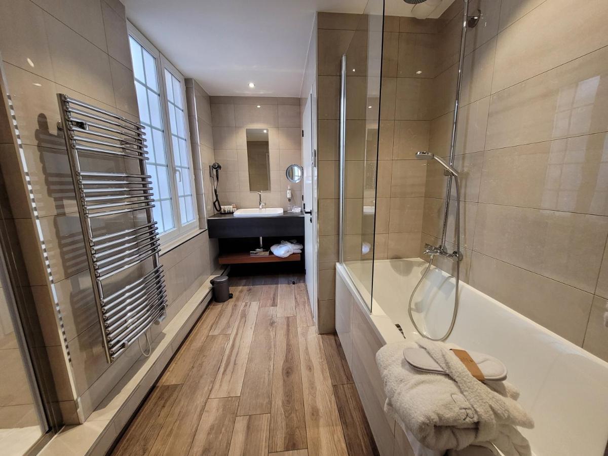 Du Rouge Hotel 4*