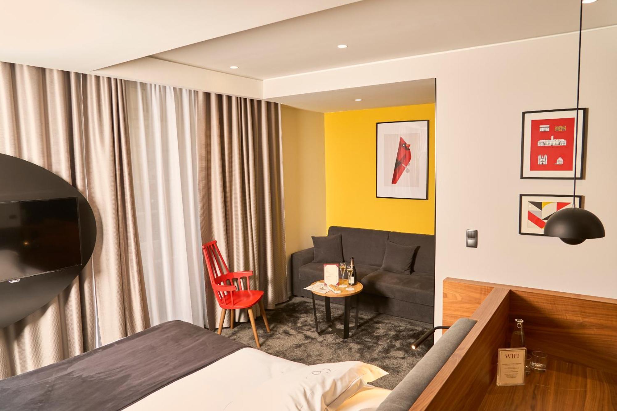 Du Rouge Hotel 4*