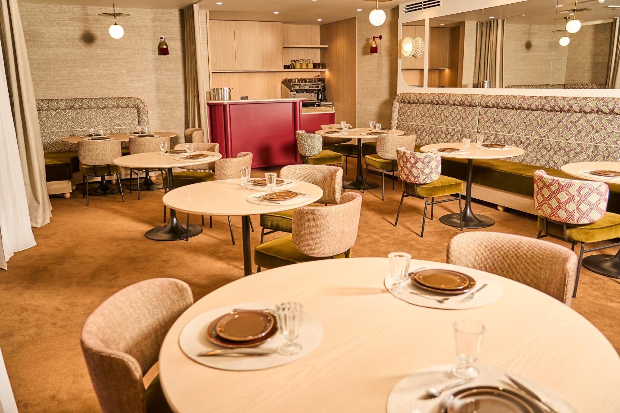 Du Rouge Hotel